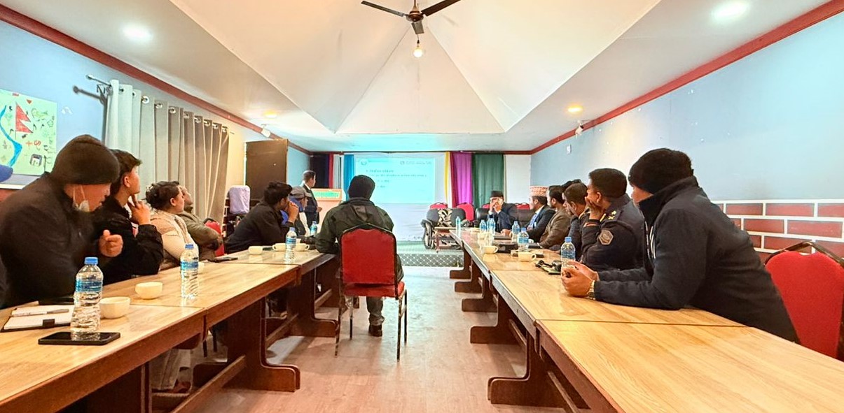 ताप्लेजुङमा हिमपातको जोखिमबीच निर्वाचन तयारी कडा, चार हिमाली केन्द्रका मतपेटिका हेलिकोप्टरबाट ढुवानी हुने