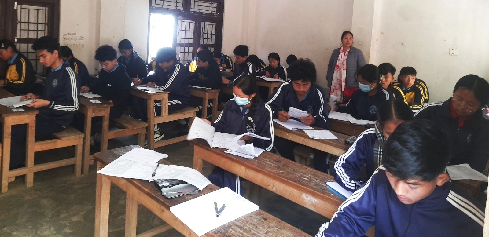 ताप्लेजुङमा पहिलो दिन शान्तिपूर्ण रूपमा एस्ईई परीक्षा सम्पन्न कारागारमै बसेर दुई कैदीले दिए एसईई, ९२ जना परिक्षामा अनुपस्थीत