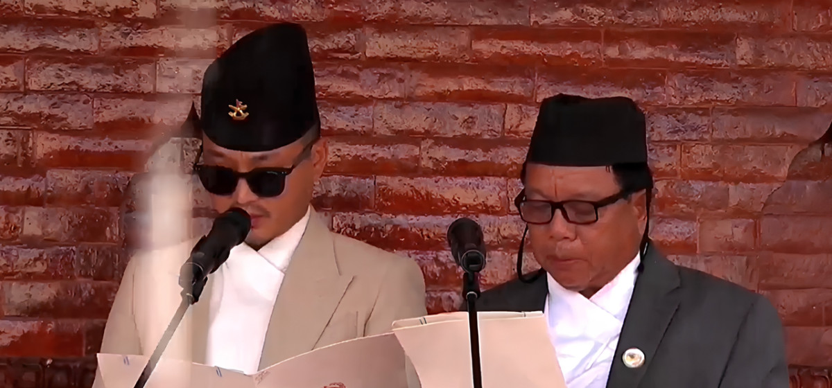 नवनियुक्त गृहमन्त्री गुरुङ र नवप्रवर्तनमन्त्री पुनले लिए शपथ