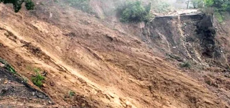 मैवाखोलामा पहिरो जाँदा दुइजना बेपत्ता, एक घाईते